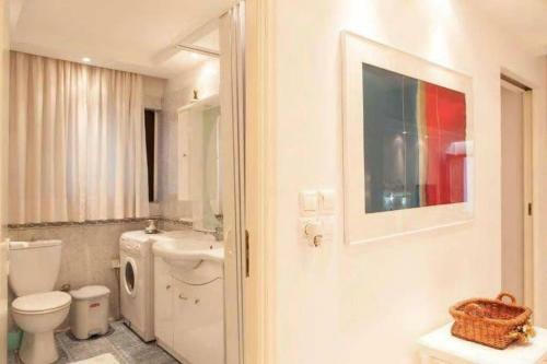 Exotic Apartment 1 Min From Marikes Beach