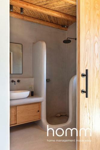 Kyr Mimis Homm Contemporary Cycladic Design Villa