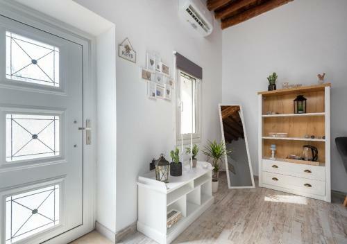 Lotza Traditional House Salakos