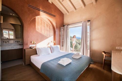 Eclectic And Secluded Estate, Villa Aegis