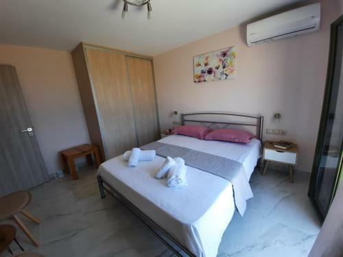 Freesia Grand Sea View Apartment