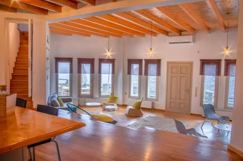 Anastasis Luxury Villa Andros With Heated Pool