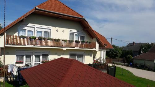 Balaton Apartmanh�z