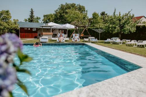 Hostal K�k Vend�gh�z Family Resort