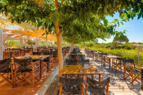 Hotel Aeolian Village Beach Resort