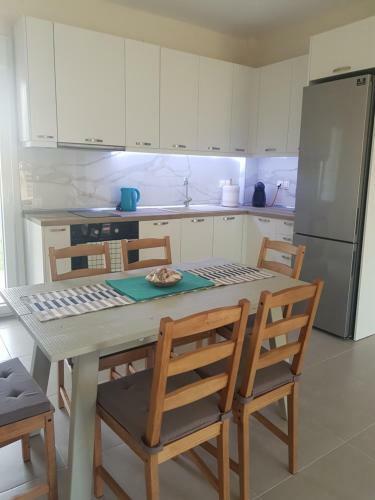 Lagonisi Apartment