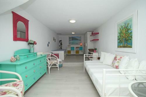 Luxurious Beachfront Family House