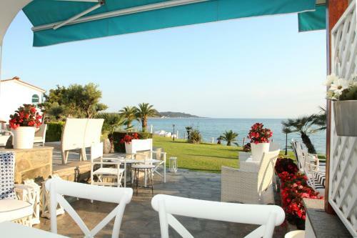 Luxurious Beachfront Family House