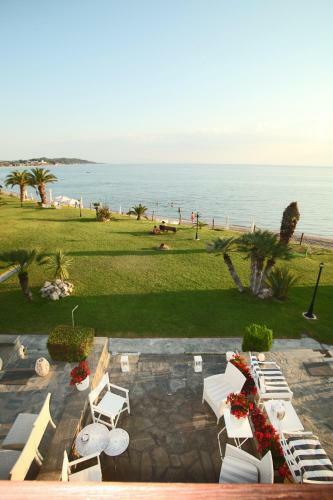 Luxurious Beachfront Family House