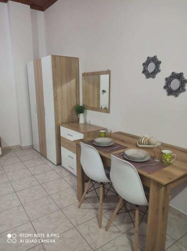 Amadeus Hawaii Apartments & Studios