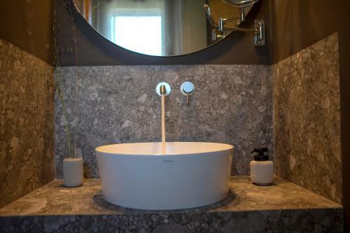 Villa Elanthy-new Luxury Villa With Private Sea Access