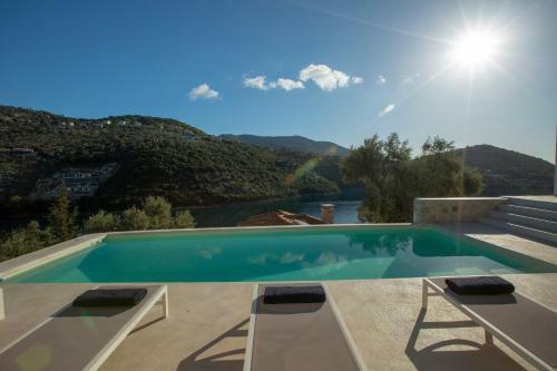 Villa Elanthy-new Luxury Villa With Private Sea Access