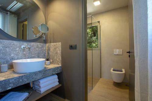 Villa Elanthy-new Luxury Villa With Private Sea Access