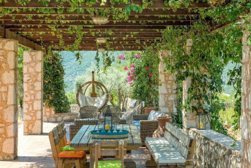 Villa Maria Sivota