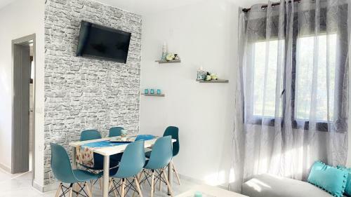 Chrisella Villa