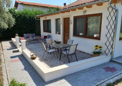 Anna - Maria Luxury Suite