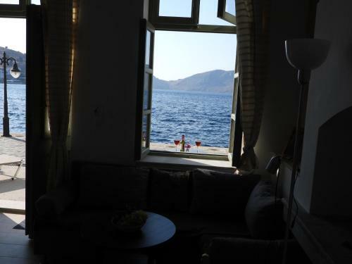 Overthe Sea Apartments