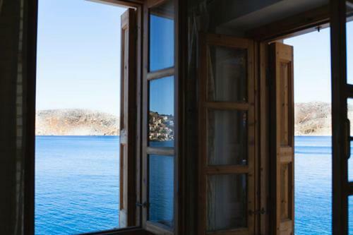 Overthe Sea Apartments