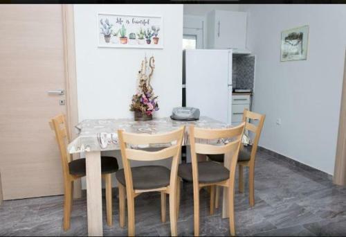 Cristi Apartments