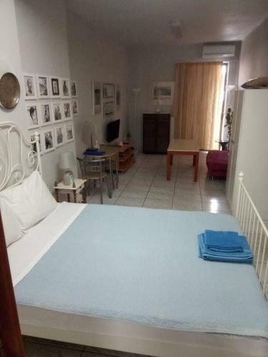 Apartamento Awesome Studio, 5 Mins To Beach, Cafe, Old Town