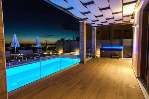 Modern Villa With Salted Water Pool,jacuzzi, Bbq!