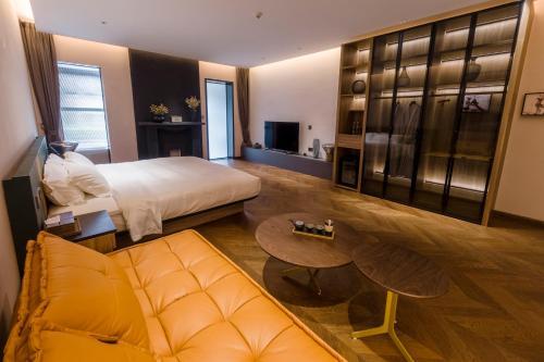 Hotel ?????????