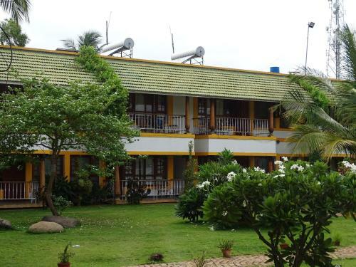 Hotel Nalla Eco Beach Resort