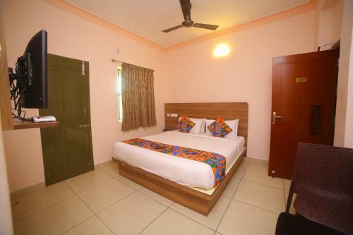 Hotel Radha Residency