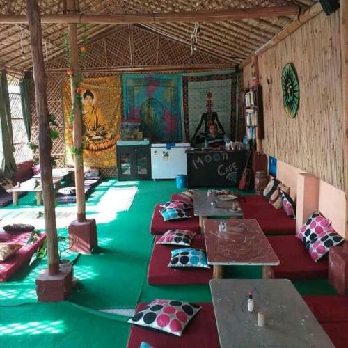Hostal Sarika Century Home Stay