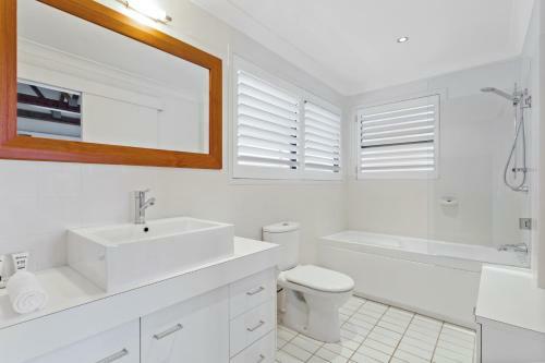 Beach-front 3-bed Home With Stunning View And Pool