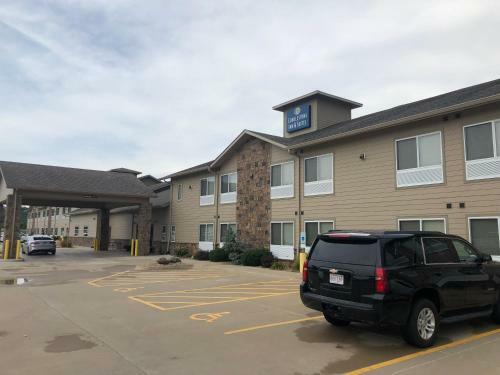 Hotel Boulders Inn & Suites