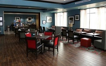 Posada Hampton Inn Pearsall