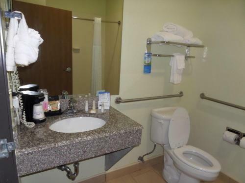 Hotel Baymont Inn & Suites