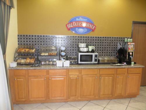 Hotel Baymont Inn & Suites