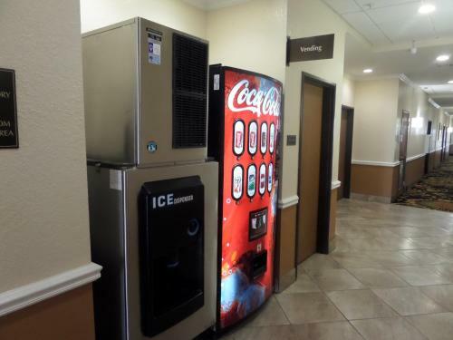 Hotel Baymont Inn & Suites