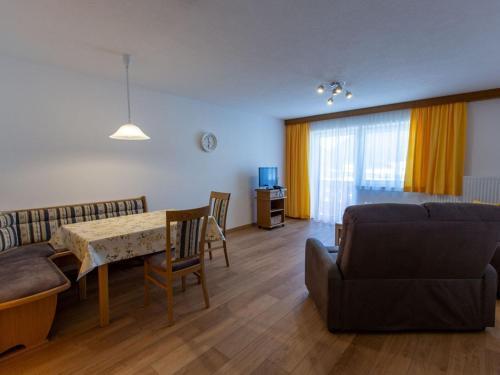 Romantic Apartment In Ehrwald With Garden And Balcony