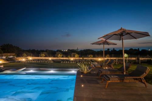 Superior Luxury Villa With Private Pool!