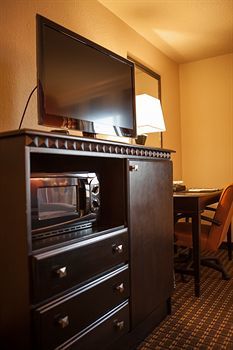 Decatur Conference Center And Hotel