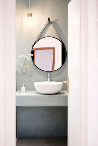 Zen Minimal Luxury Housing Tyros