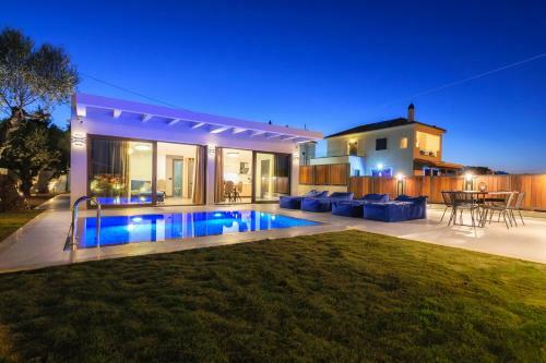 Oresteia Exclusive Villa, A Sublime Retreat