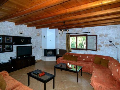 Rouveli Villa With Private Garden And Barbeque