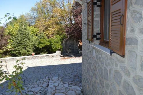 Villa Vytina With Garden And Bbq