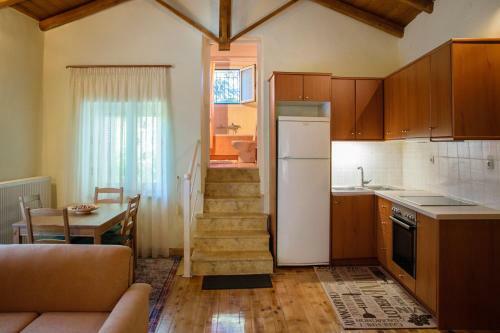Dual House In Methydrio