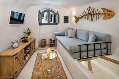 Villa Mystagoge Retreat With Subterranean Pool/jacuzzi