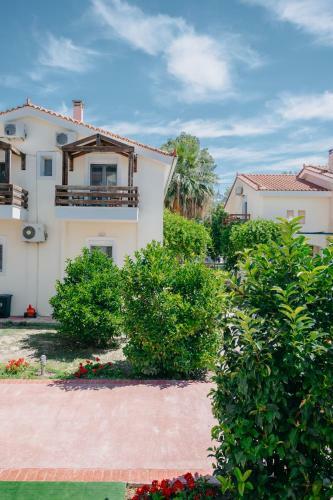 Hotel Corinthian Village