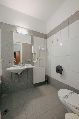 Hotel Corinthian Village