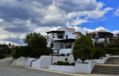 Sonia's House With Garden