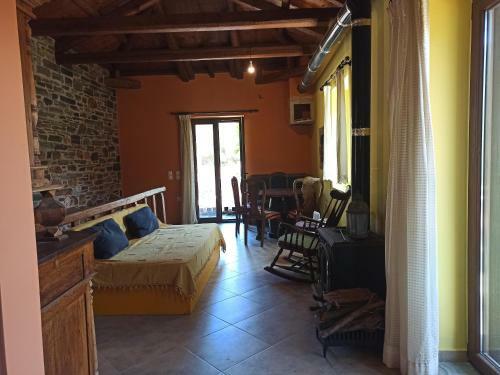 Apartamento Iris' Traditional Stone House