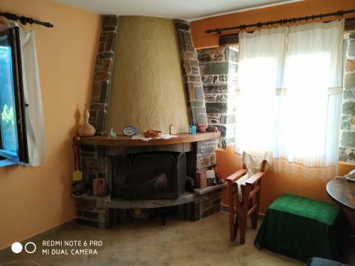 Apartamento Iris' Traditional Stone House