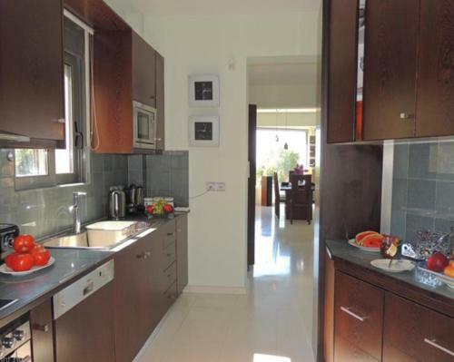 Provarma Hills Luxury Villa Gerani